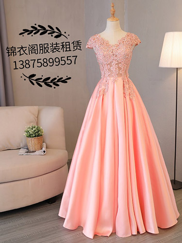 玉粉長(zhǎng)款無(wú)袖禮服
