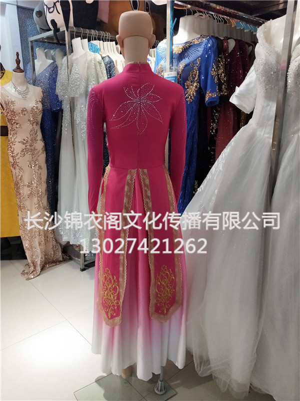 定制的藝術(shù)生考級(jí)服裝